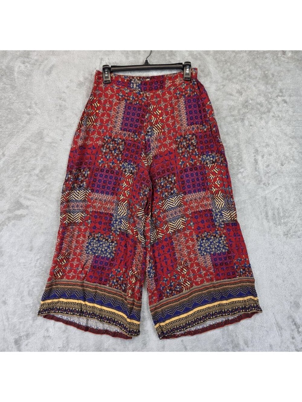 Global Desi Pants Womens M Red Crepe Cropped Wide Leg Boho Geometric Print